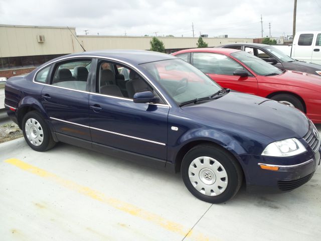 Volkswagen Passat S Sedan Sedan