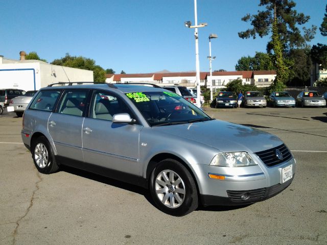 Volkswagen Passat 2003 photo 1