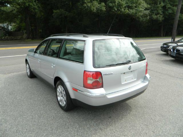 Volkswagen Passat 2003 photo 2