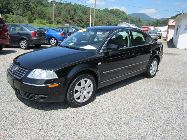 Volkswagen Passat 2003 photo 2