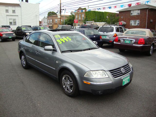 Volkswagen Passat 2003 photo 2