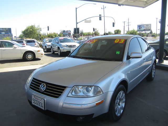 Volkswagen Passat 2003 photo 3