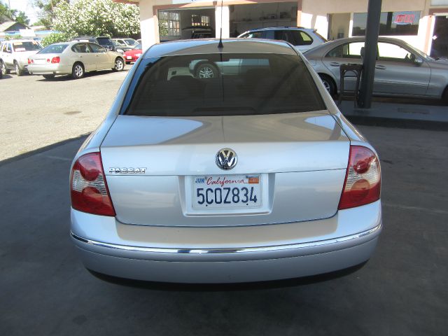 Volkswagen Passat 2003 photo 4