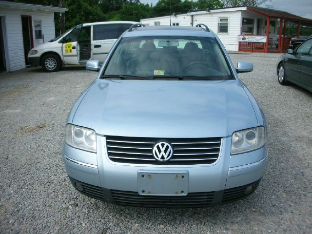 Volkswagen Passat 2003 photo 1