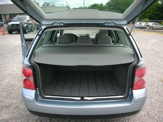 Volkswagen Passat 2003 photo 4