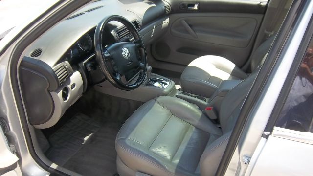 Volkswagen Passat 2003 photo 17