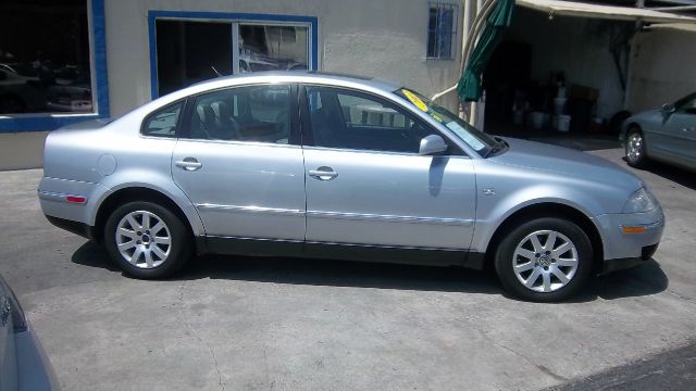 Volkswagen Passat 2003 photo 23