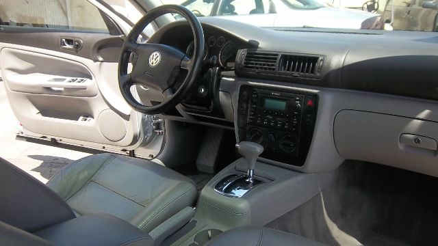 Volkswagen Passat 2003 photo 9