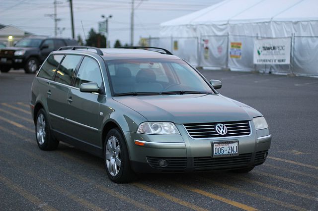 Volkswagen Passat 2003 photo 1