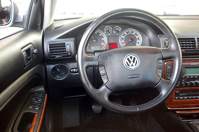 Volkswagen Passat 2003 photo 48