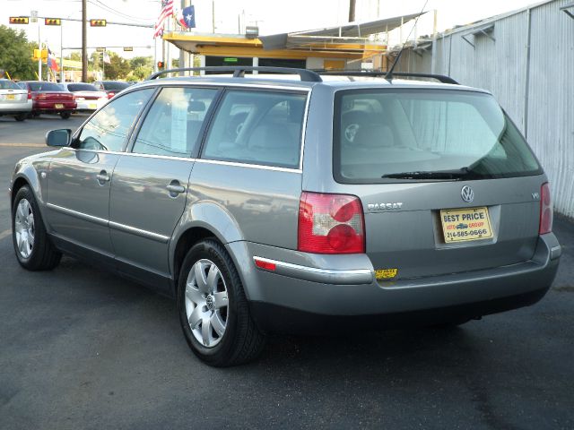 Volkswagen Passat 2003 photo 1