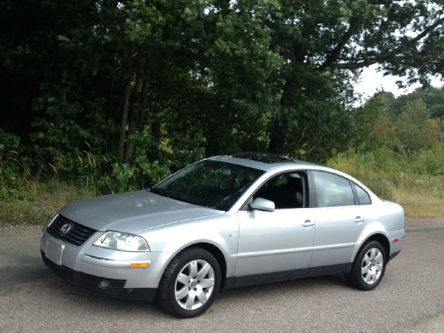 Volkswagen Passat SE Crew Cab 4WD FFV Sedan