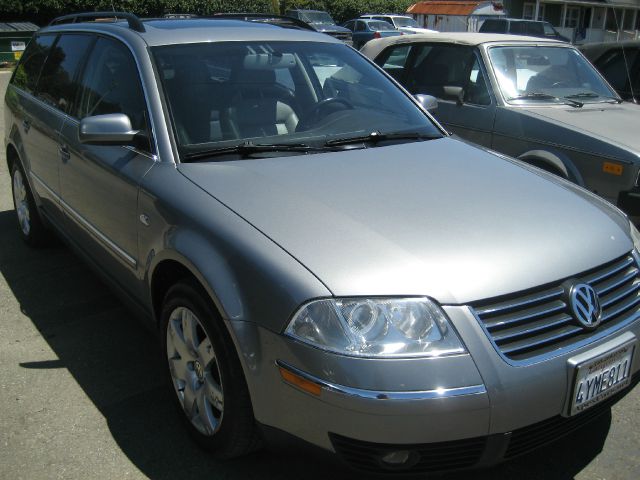 Volkswagen Passat 2003 photo 2