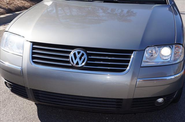 Volkswagen Passat 2003 photo 16