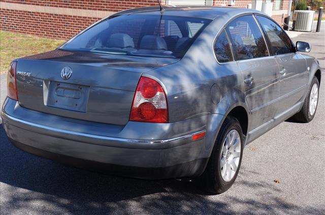 Volkswagen Passat 2003 photo 17