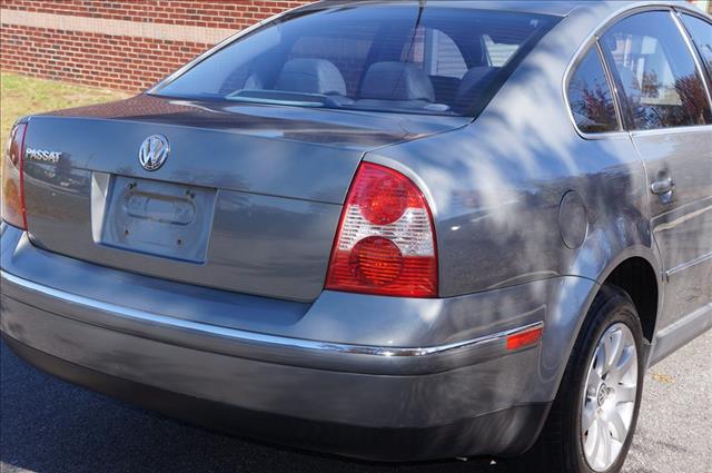 Volkswagen Passat 2003 photo 2