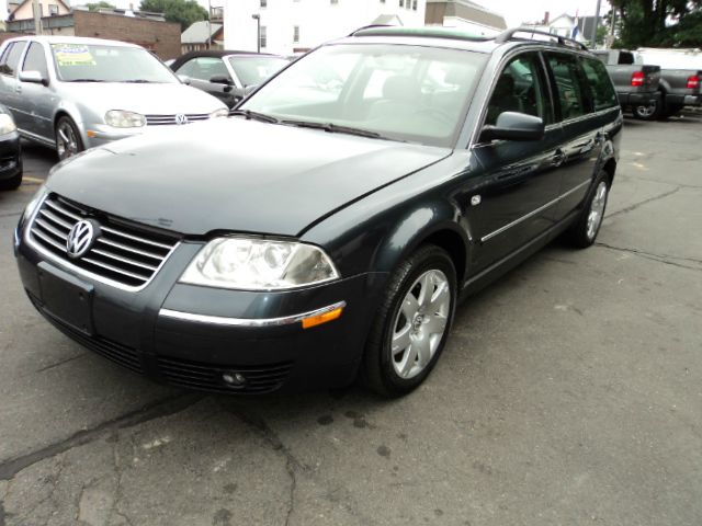 Volkswagen Passat 2003 photo 1