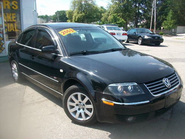 Volkswagen Passat 2003 photo 2