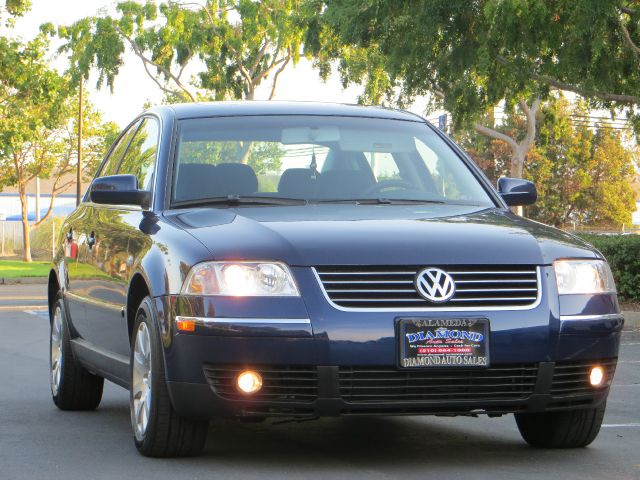 Volkswagen Passat FWD 4dr Sport Sedan