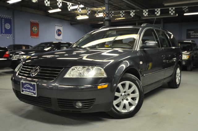 Volkswagen Passat 2003 photo 1