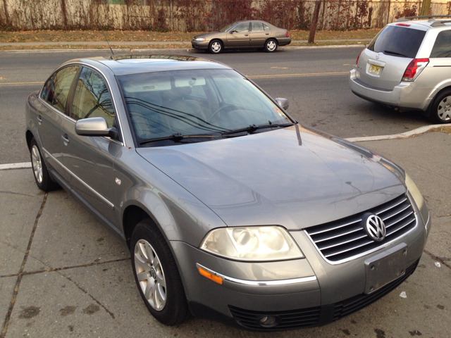 Volkswagen Passat 2003 photo 1