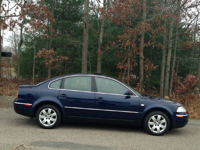 Volkswagen Passat 2003 photo 1