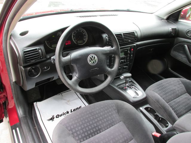 Volkswagen Passat 2003 photo 17