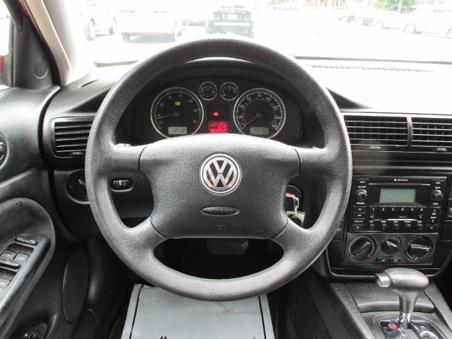 Volkswagen Passat 2003 photo 25