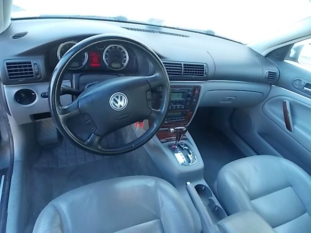 Volkswagen Passat 2003 photo 1