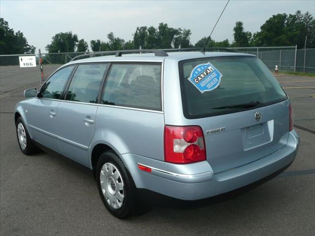 Volkswagen Passat 2003 photo 1