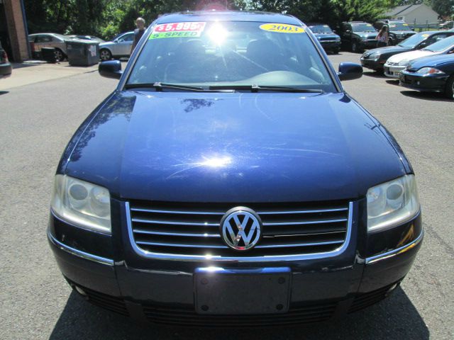 Volkswagen Passat 2003 photo 2