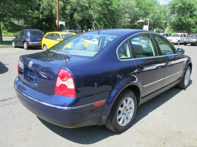 Volkswagen Passat 2003 photo 9