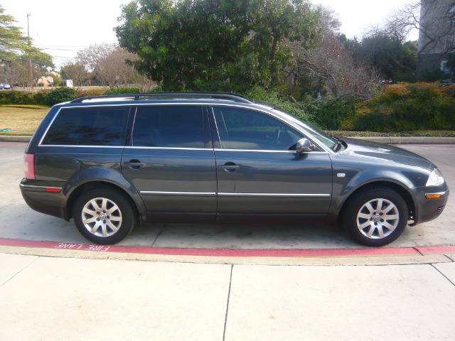 Volkswagen Passat 2003 photo 1