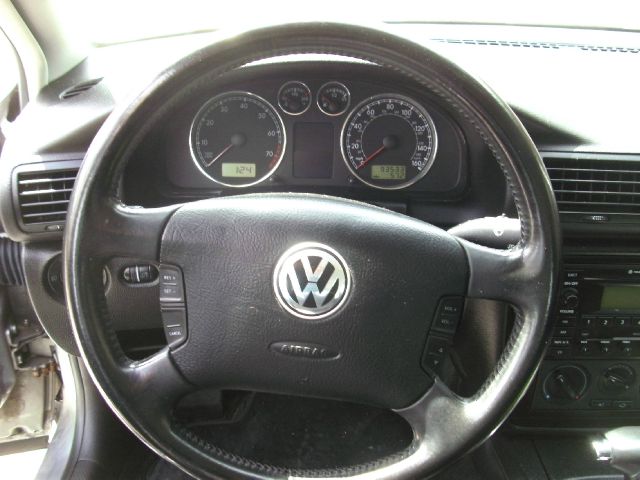 Volkswagen Passat 2003 photo 3