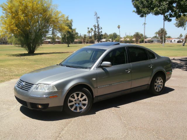 Volkswagen Passat FWD 4dr Sport Sedan