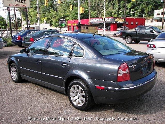 Volkswagen Passat 2003 photo 2