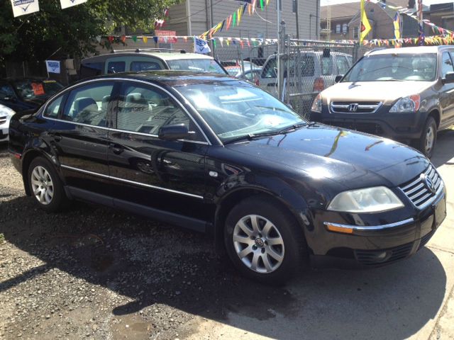 Volkswagen Passat 2003 photo 1