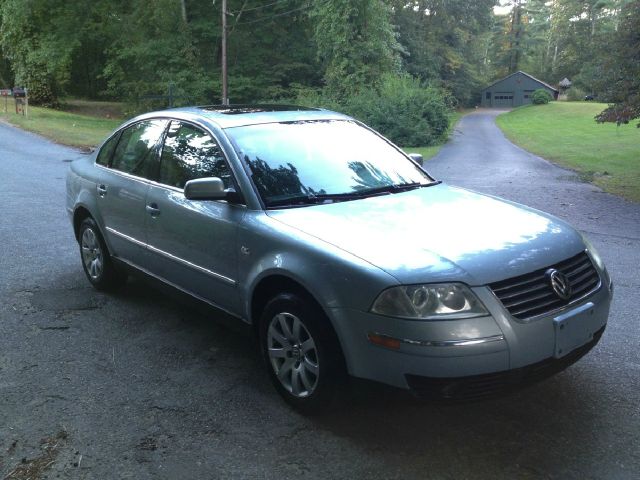 Volkswagen Passat 2003 photo 1