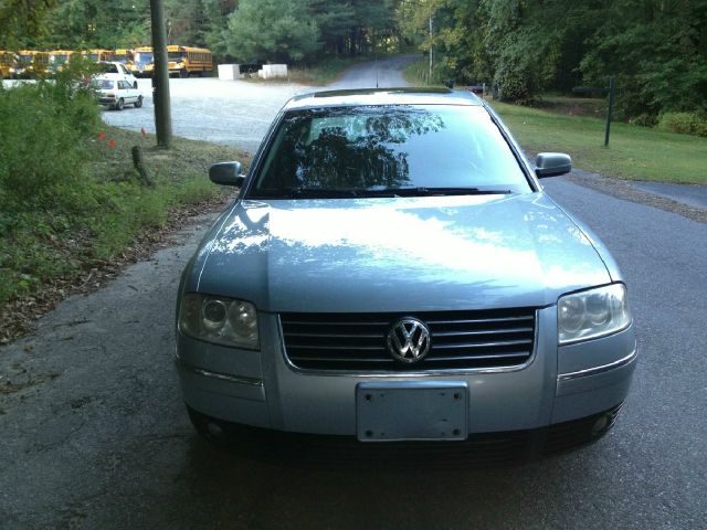 Volkswagen Passat 2003 photo 2