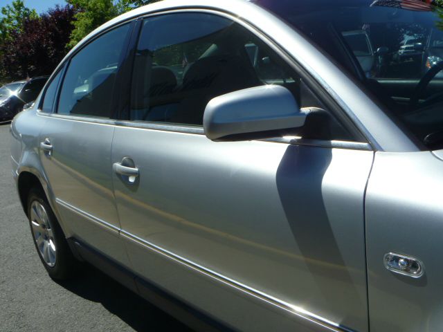 Volkswagen Passat 2003 photo 17