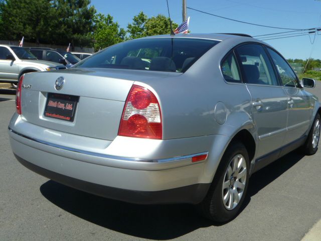 Volkswagen Passat 2003 photo 18