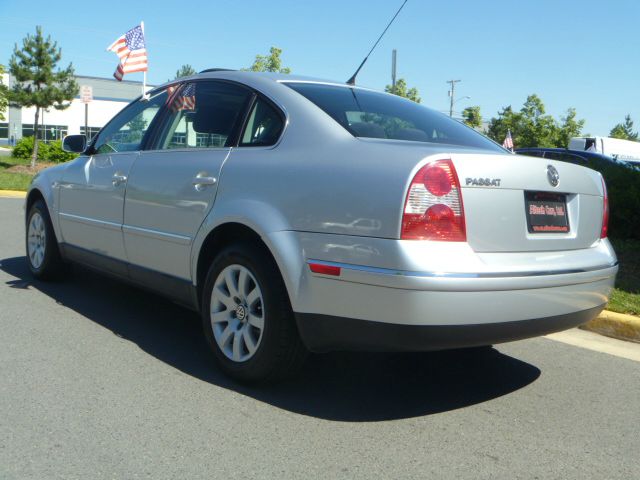 Volkswagen Passat 2003 photo 19