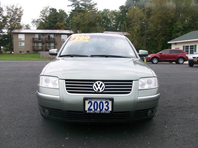 Volkswagen Passat 2003 photo 1