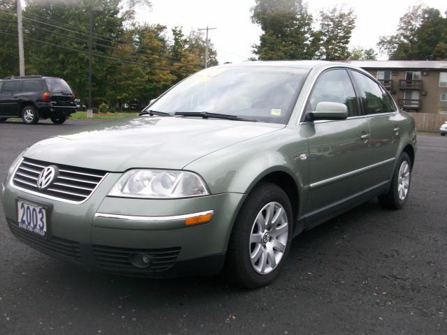 Volkswagen Passat 2003 photo 2