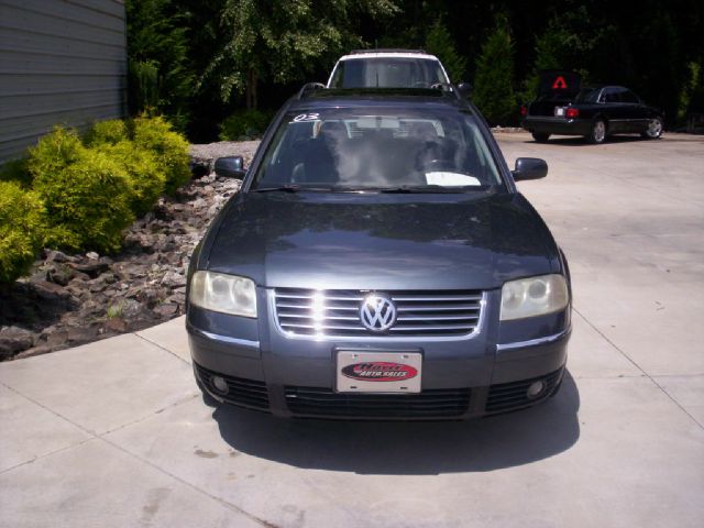 Volkswagen Passat FWD 4dr Sport Wagon