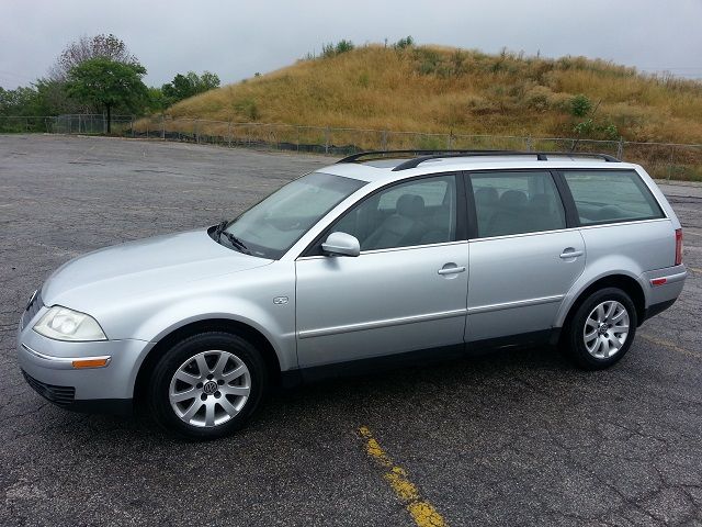 Volkswagen Passat FWD 4dr Sport Wagon