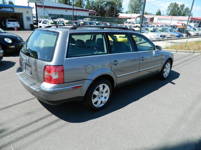 Volkswagen Passat 4.2 AWD S-line Wagon