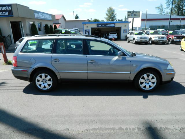 Volkswagen Passat 2003 photo 1