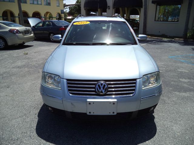 Volkswagen Passat 2003 photo 1