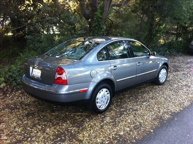 Volkswagen Passat 2003 photo 2